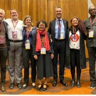 AZ ITUC új vezetése (Balról jobbra: Antonio Lisboa, Owen Tudor, Cathy Feingold, Akiko Gono, Luca Visentini, Jordania Ureña Lora, Eric Mwezi Manzi)st transition Center / ITUC – nemcsak politik